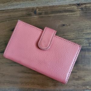 GUC Leather Wallet w/Safe Keeper